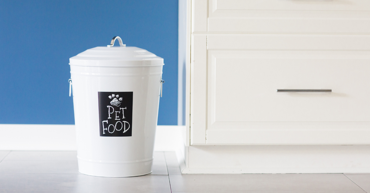 Metal Dog Food Containers vs Plastic Dog Food Containers: Which is Best for Your Pet?